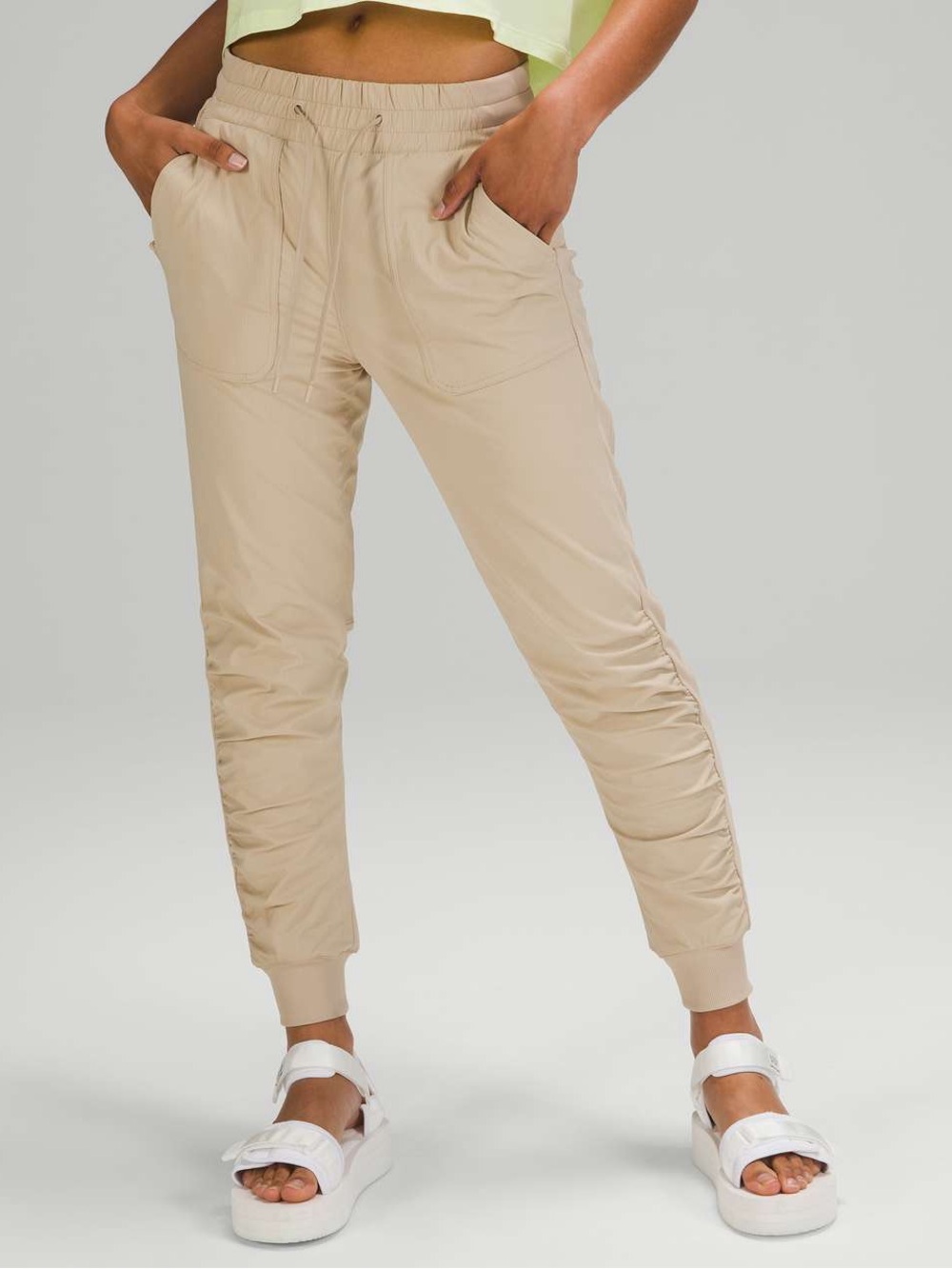 Lululemon Beyond the Studio 7/8 Jogger Trench Khaki Size 8 Dance Studio Joggers